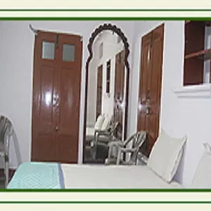 Guest house Jheel & Restaurant, Udaipur